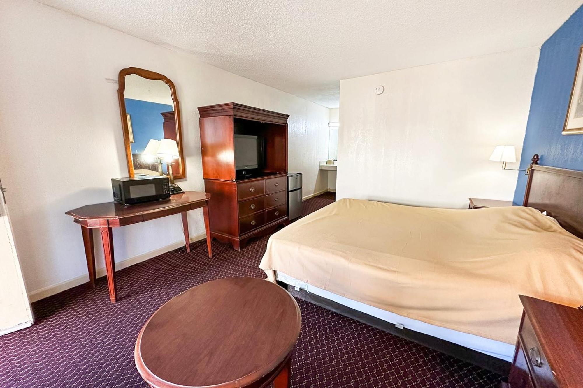 Hotel Super & By Oyo Milledgeville