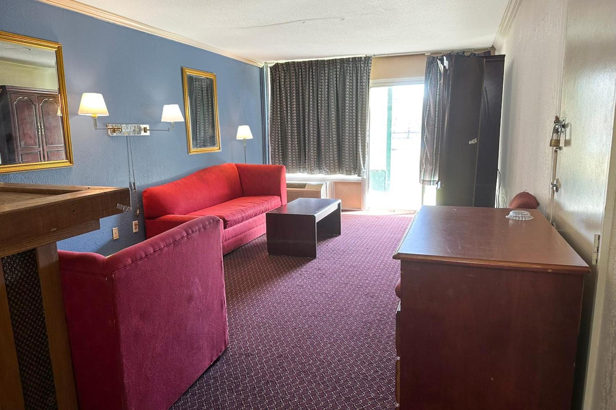 Hotel Super & By Oyo 2*