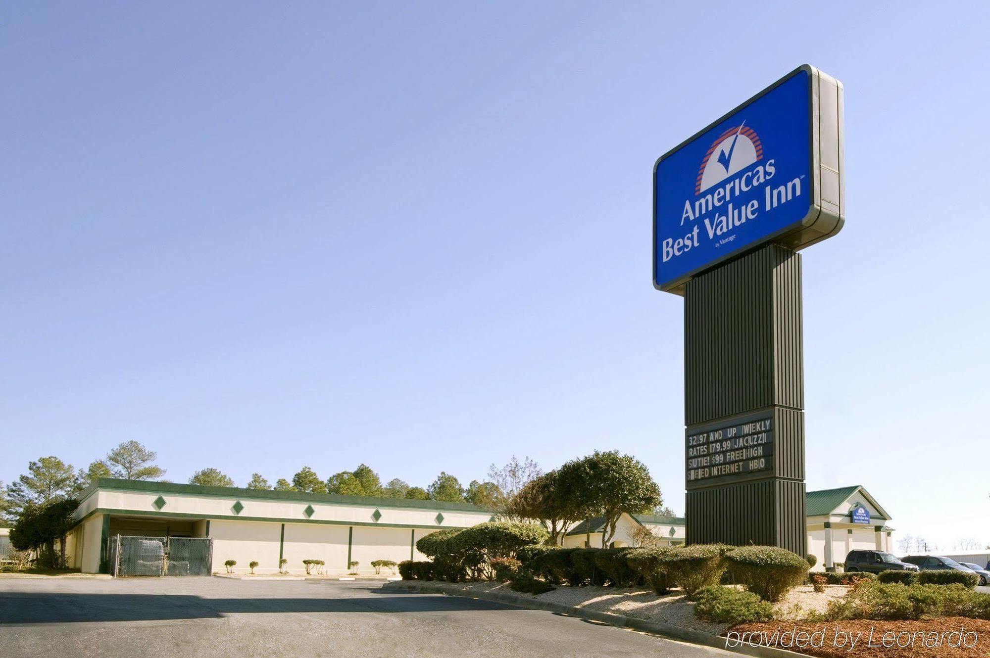 Super & By Oyo Hotel Milledgeville
