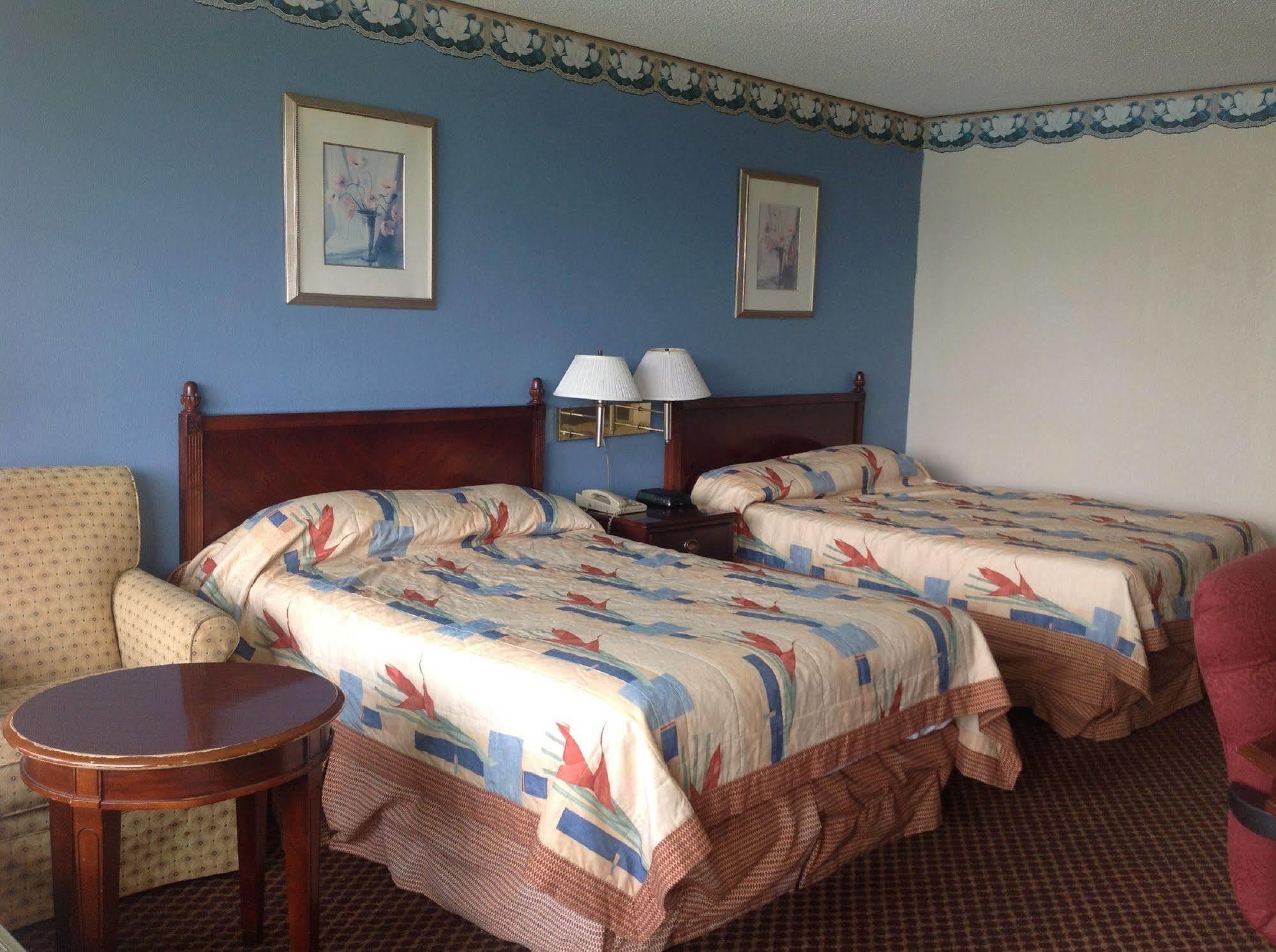 Hotel Super & By Oyo Milledgeville