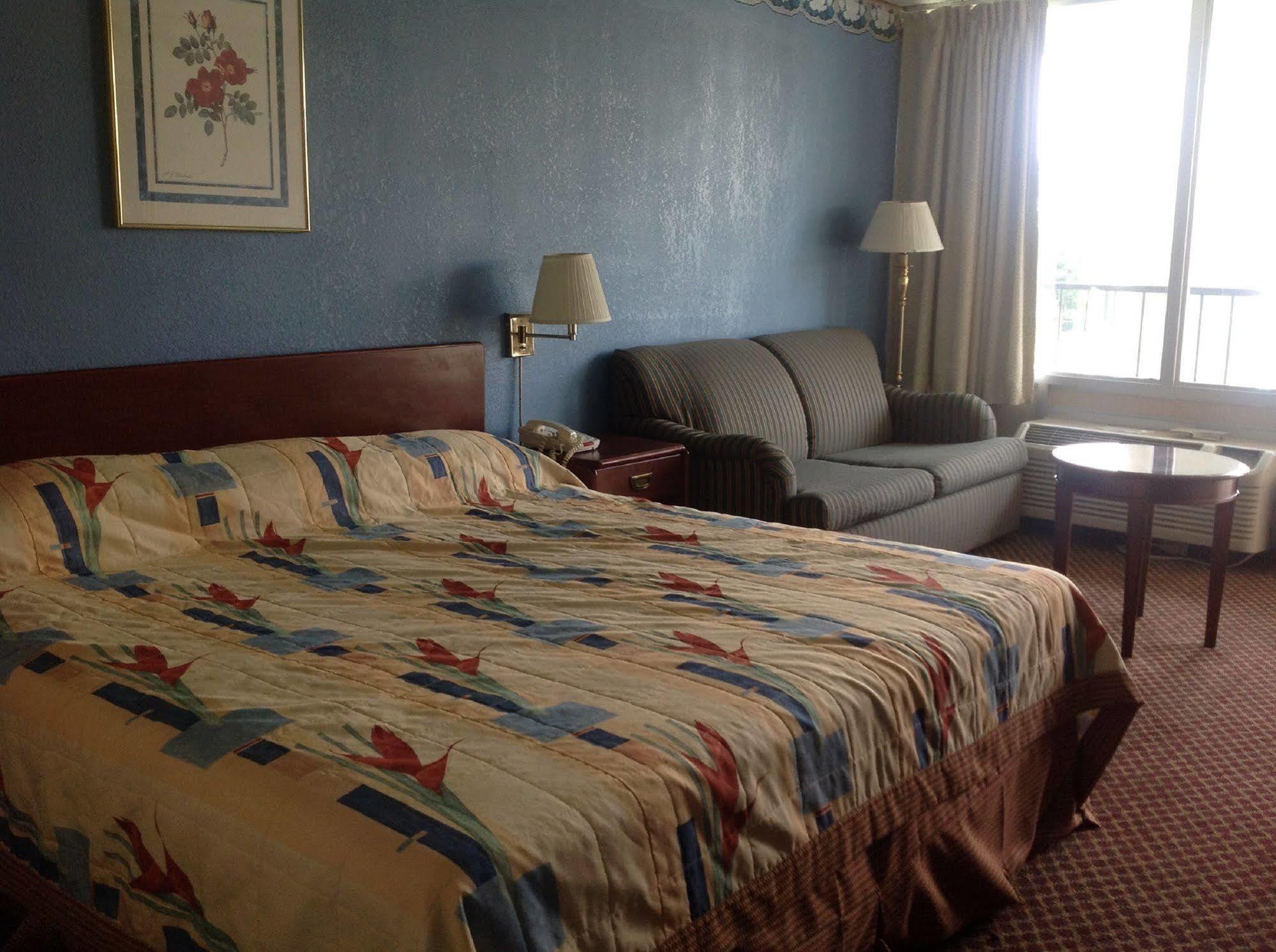 Hotel Super & By Oyo
